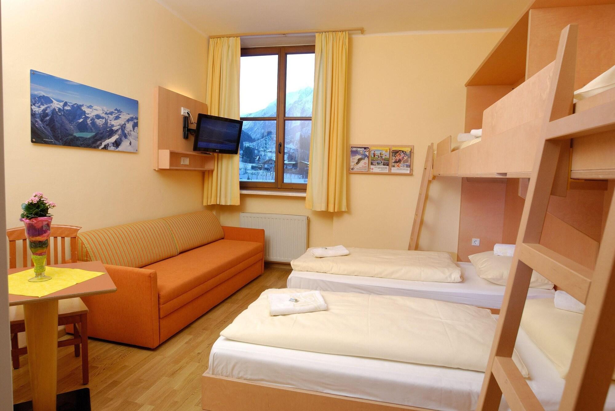 Jufa Hotel Kaprun - Summercard Included Стая снимка